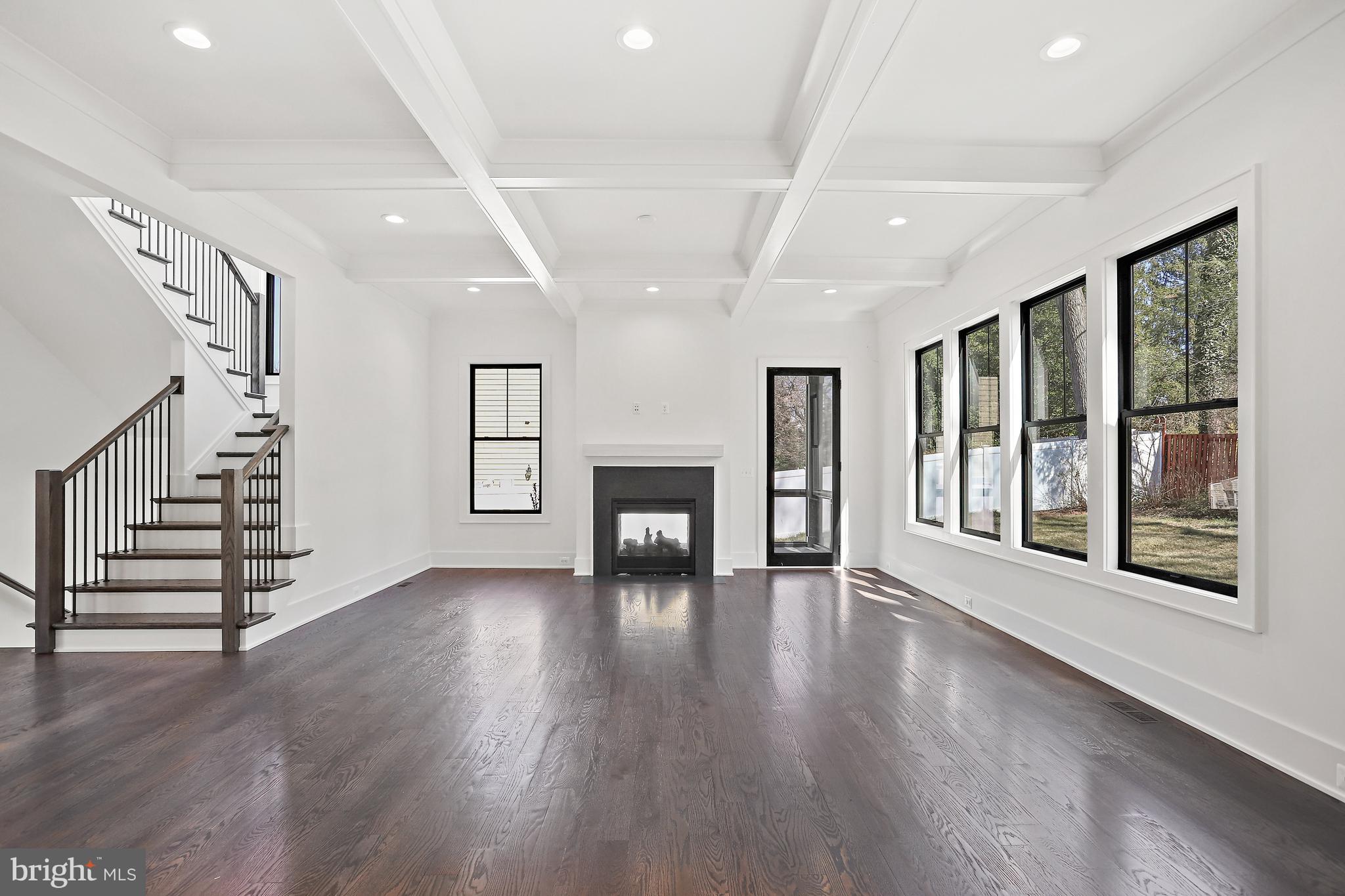 LONGWOOD GROVE - Residential