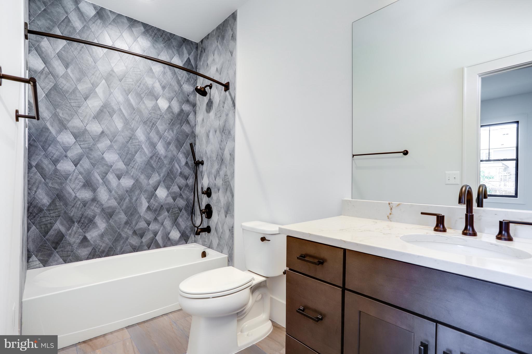 LONGWOOD GROVE - Residential