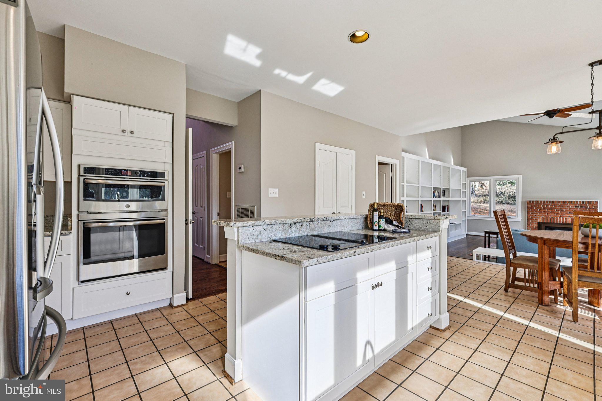 AUTUMN WOODS - Residential