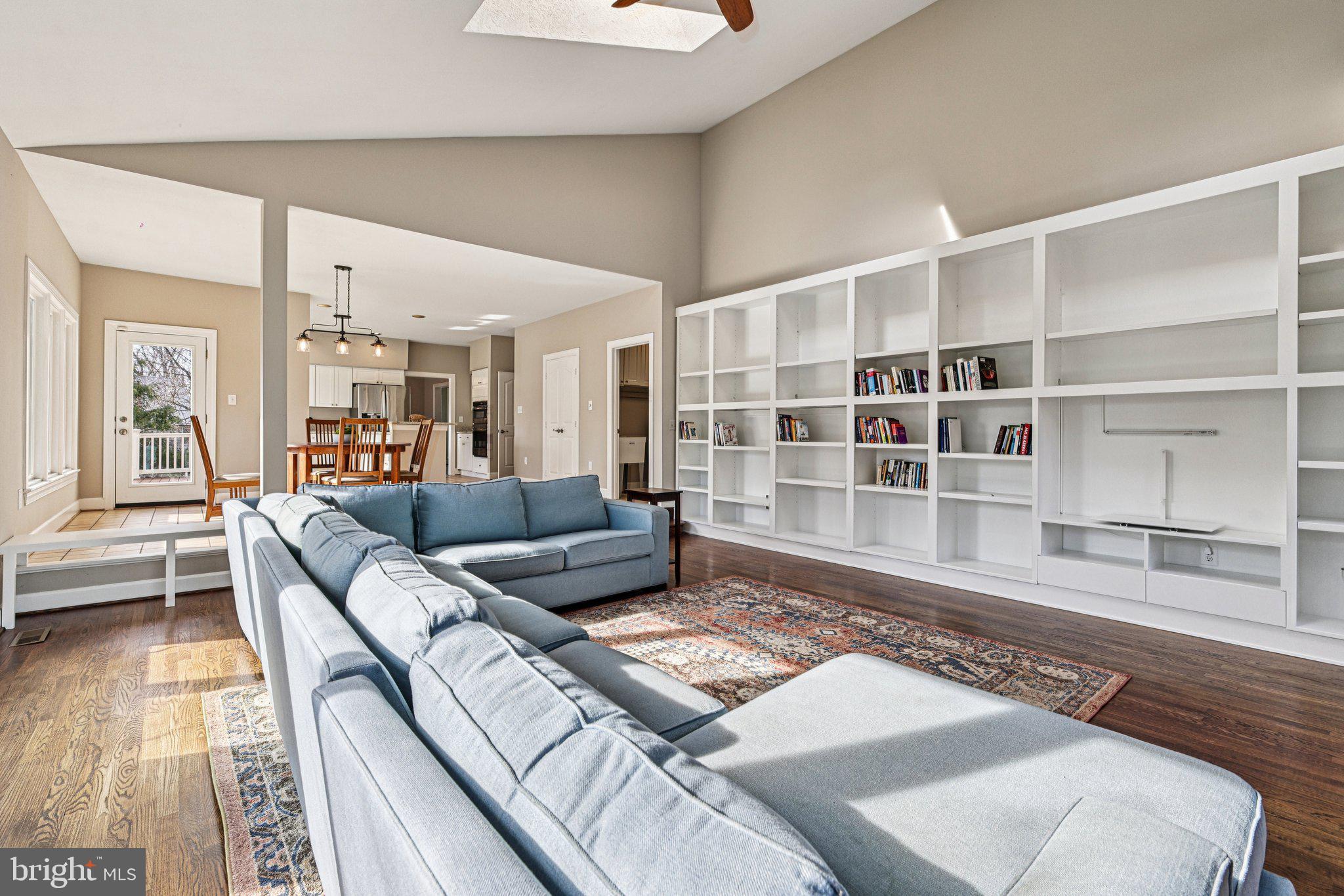 AUTUMN WOODS - Residential