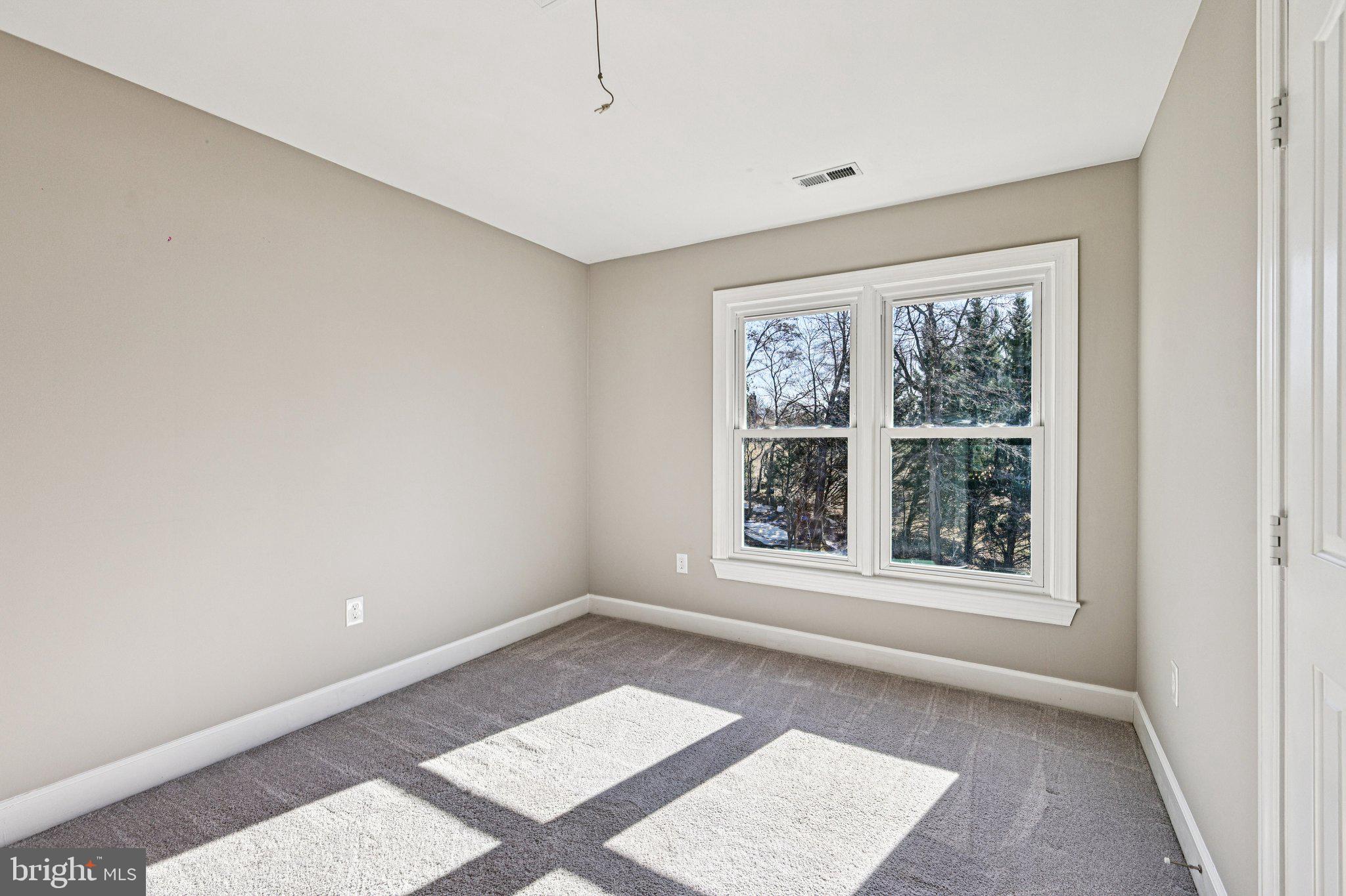 AUTUMN WOODS - Residential