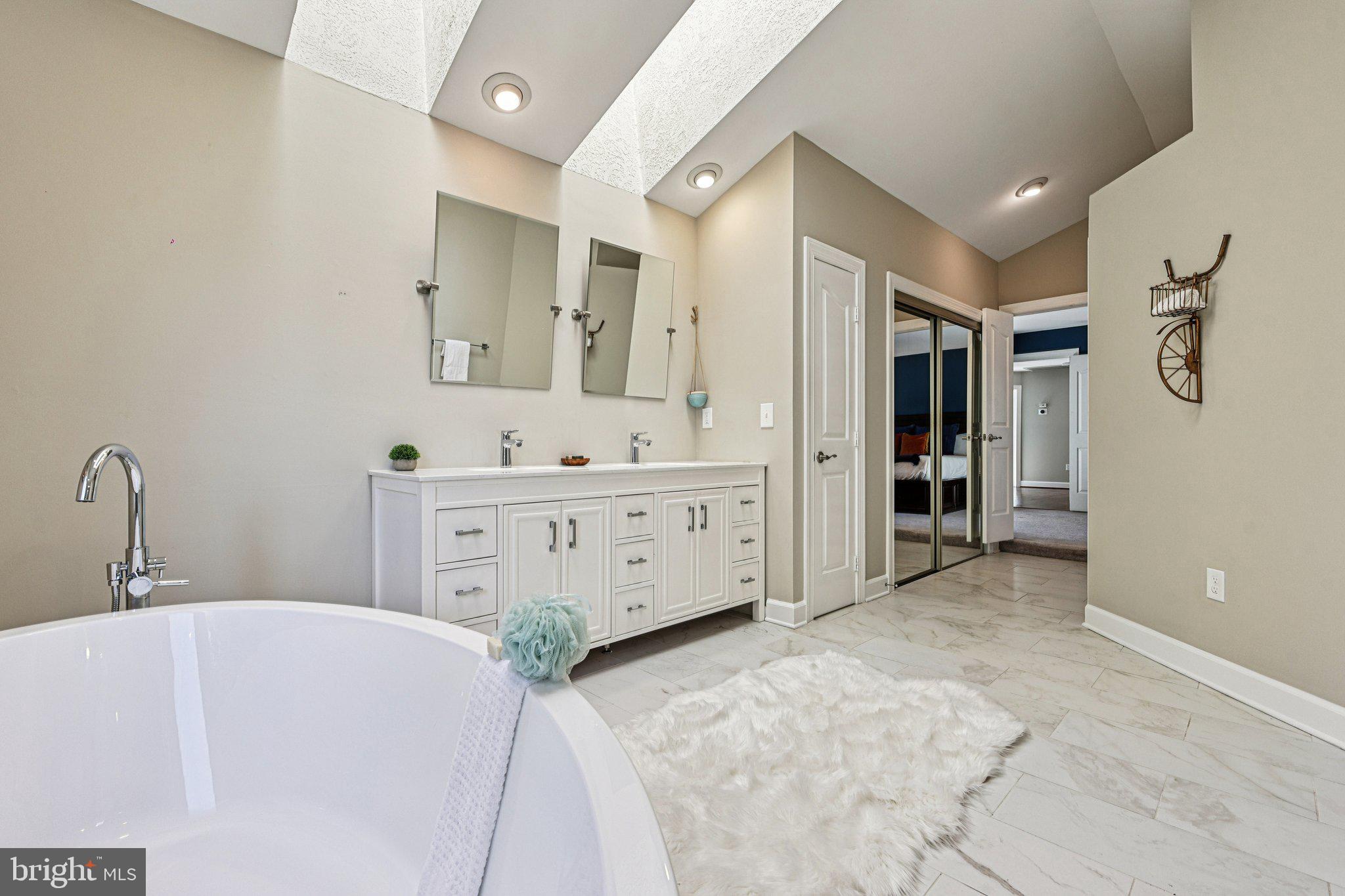 AUTUMN WOODS - Residential