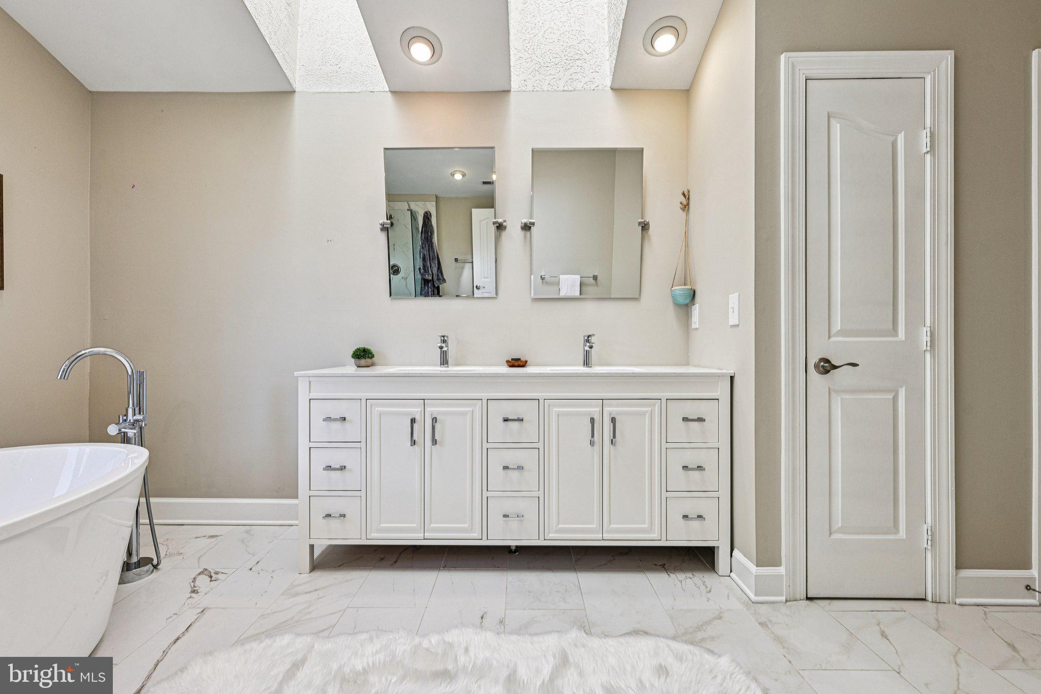 AUTUMN WOODS - Residential