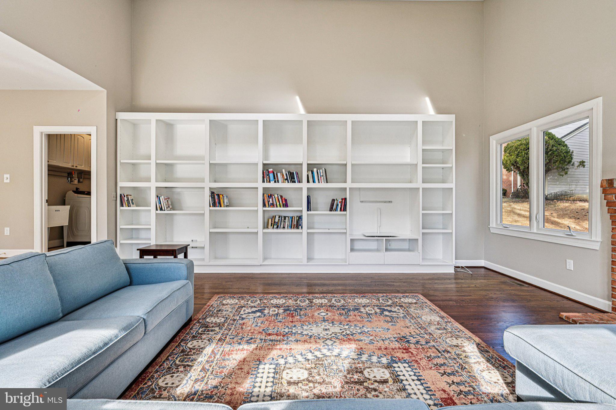 AUTUMN WOODS - Residential