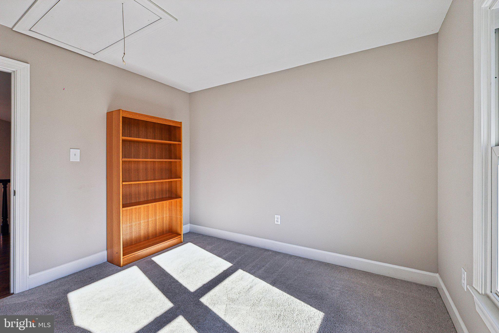 AUTUMN WOODS - Residential