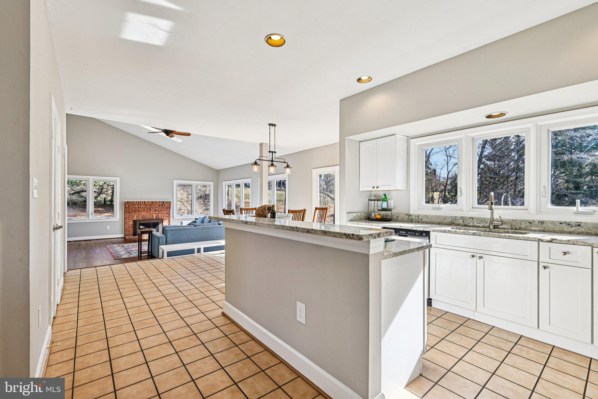 AUTUMN WOODS - Residential