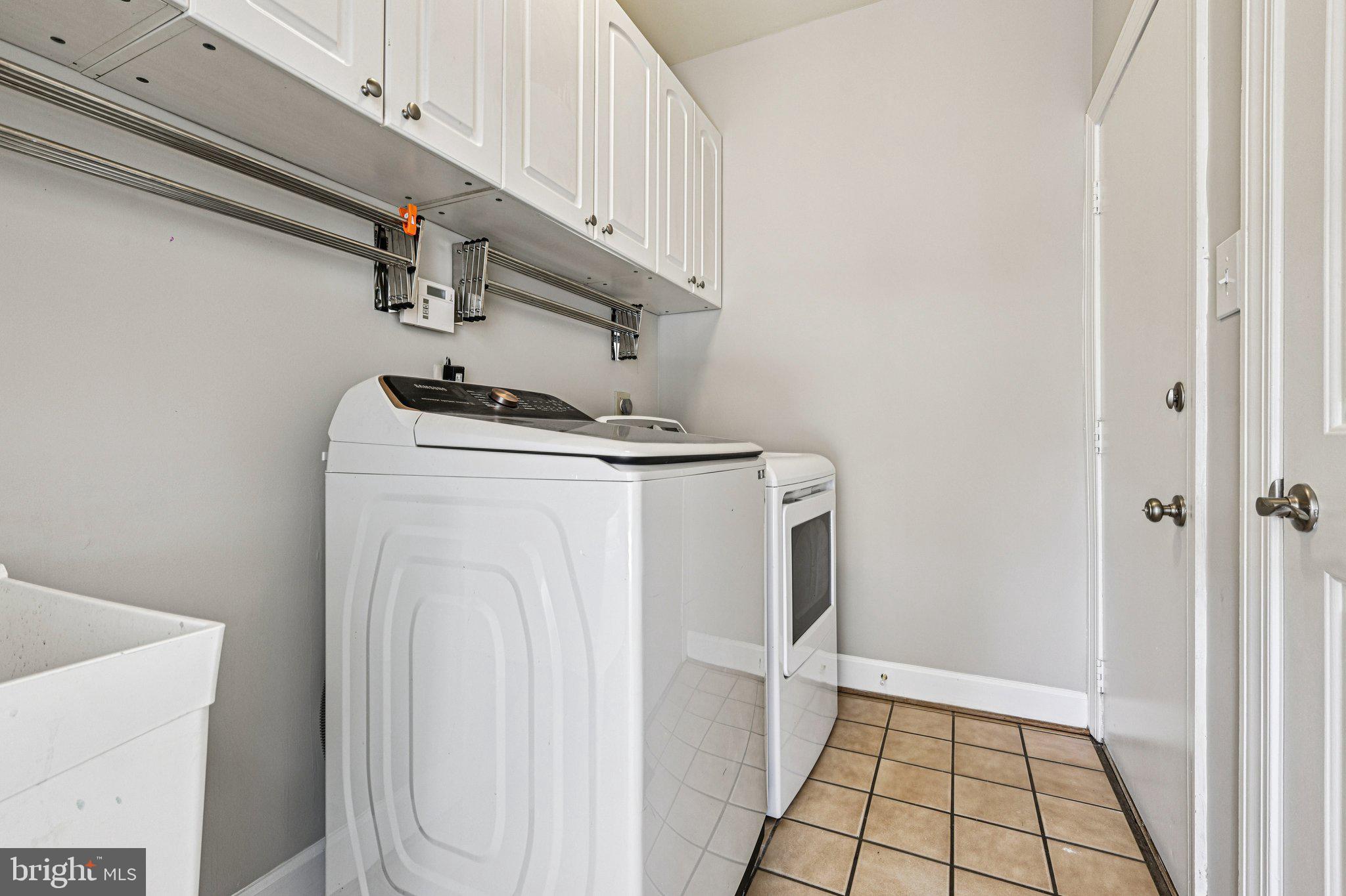 AUTUMN WOODS - Residential