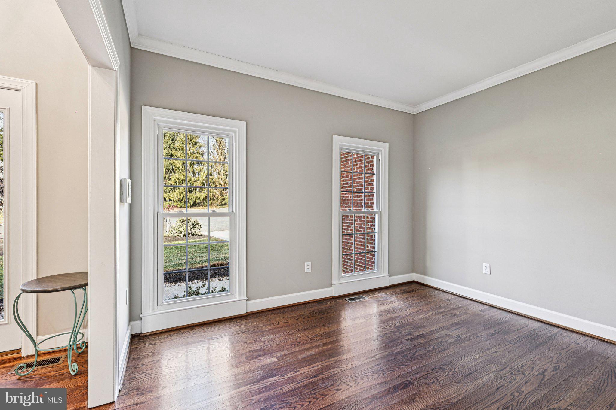 AUTUMN WOODS - Residential