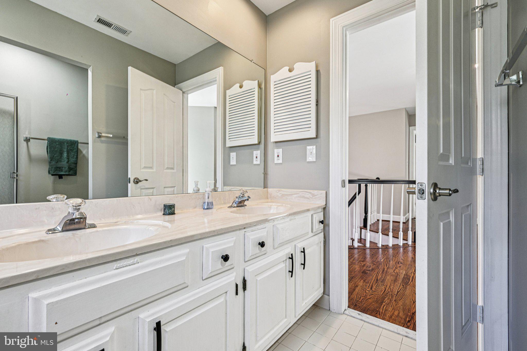 AUTUMN WOODS - Residential