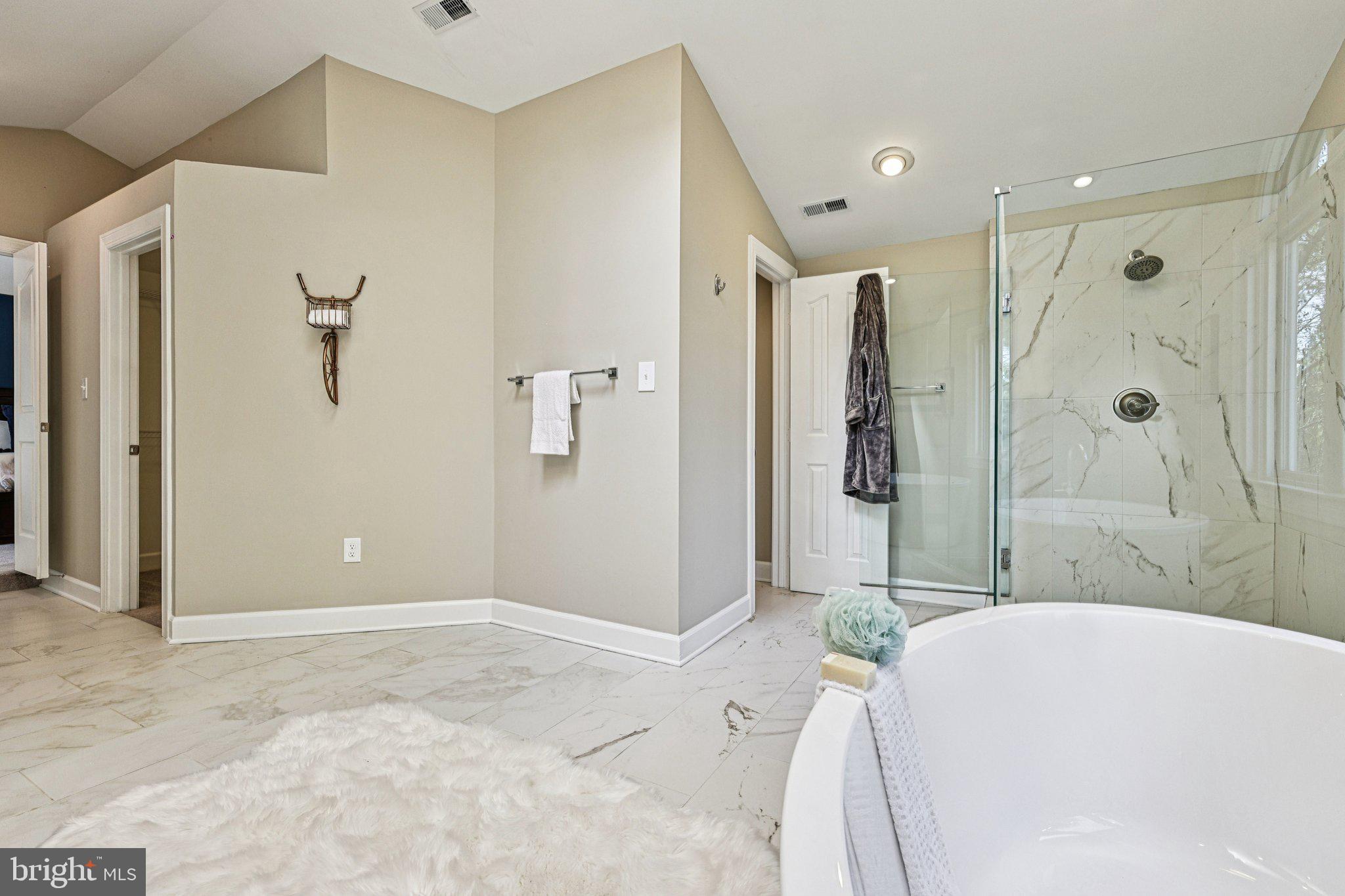 AUTUMN WOODS - Residential