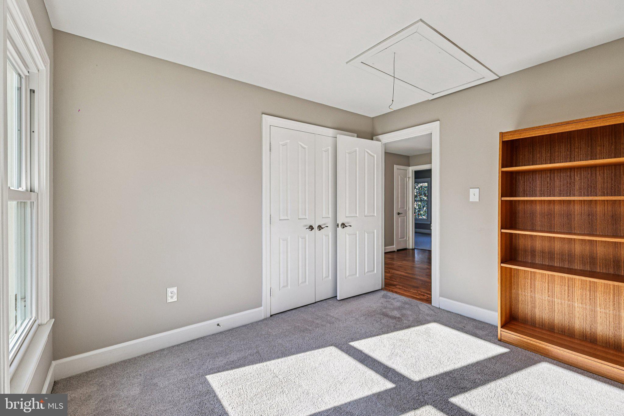 AUTUMN WOODS - Residential