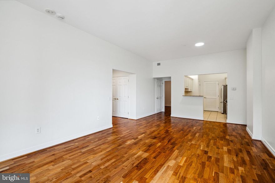 This magnificent two bedroom residence with beautiful views of the Parkway features over 1,100 square feet of gracious living space. LANDLORD IS LOOKING FOR A LONGER TERM LEASE.