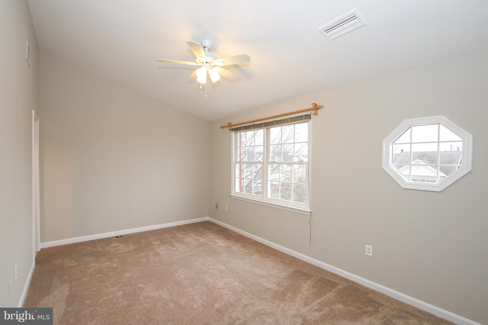 LIFESTYLE AT SULLY STATION - Residential