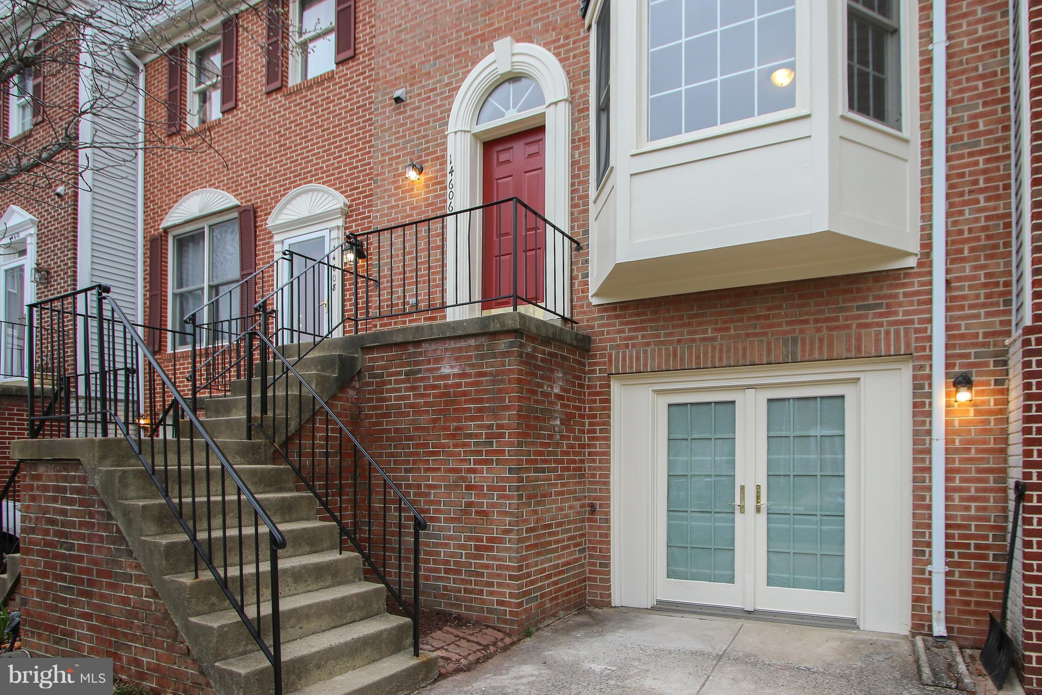 LIFESTYLE AT SULLY STATION - Residential