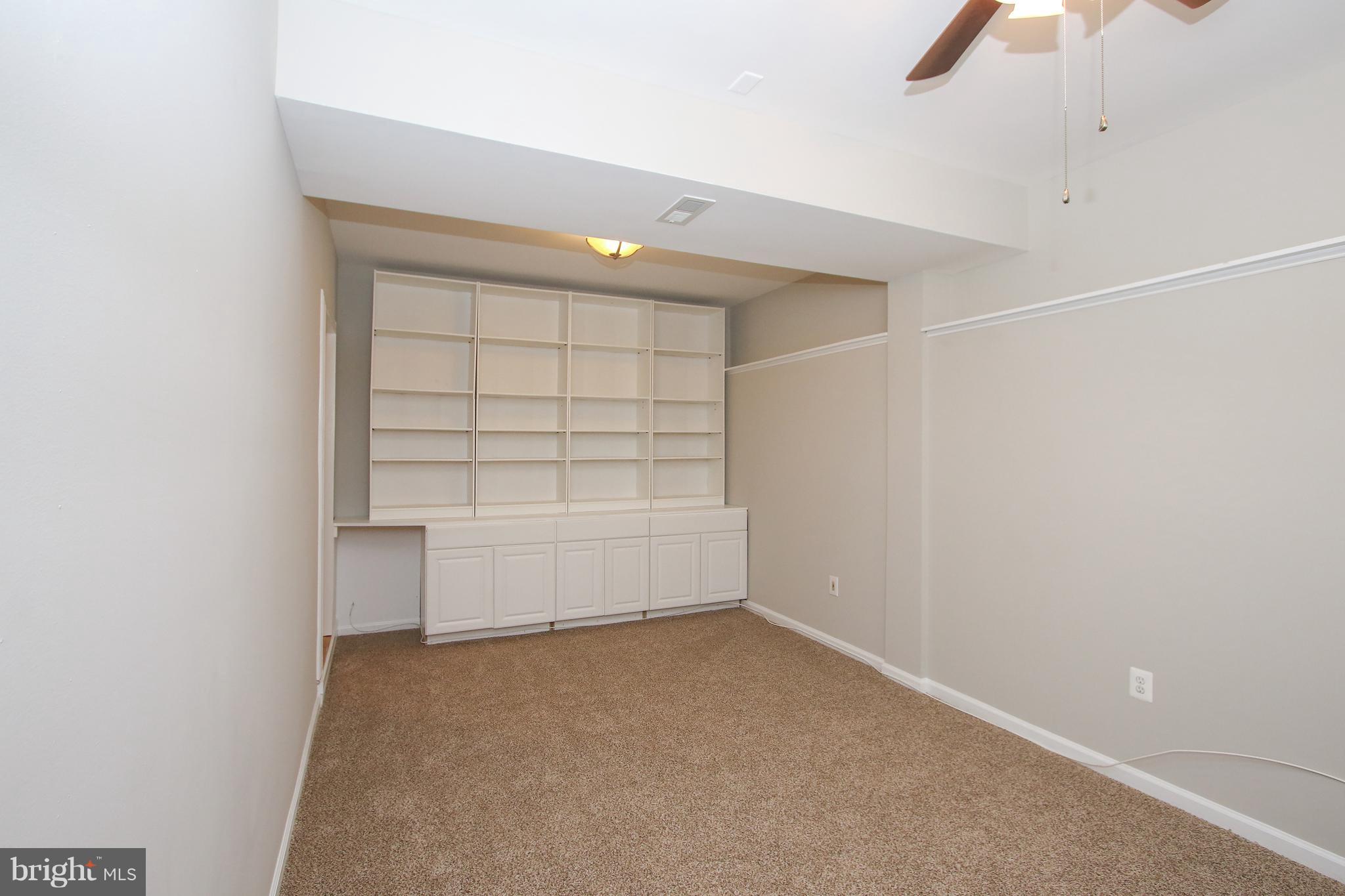 LIFESTYLE AT SULLY STATION - Residential