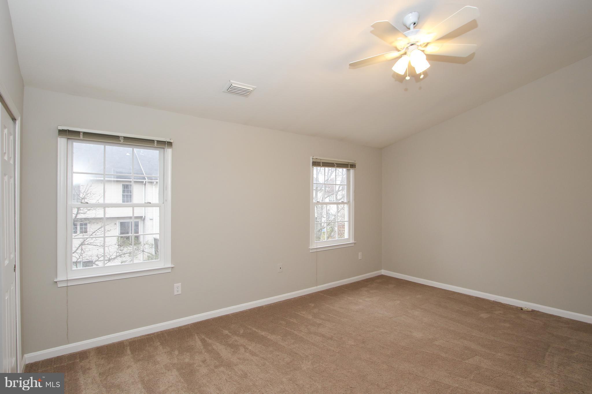 LIFESTYLE AT SULLY STATION - Residential