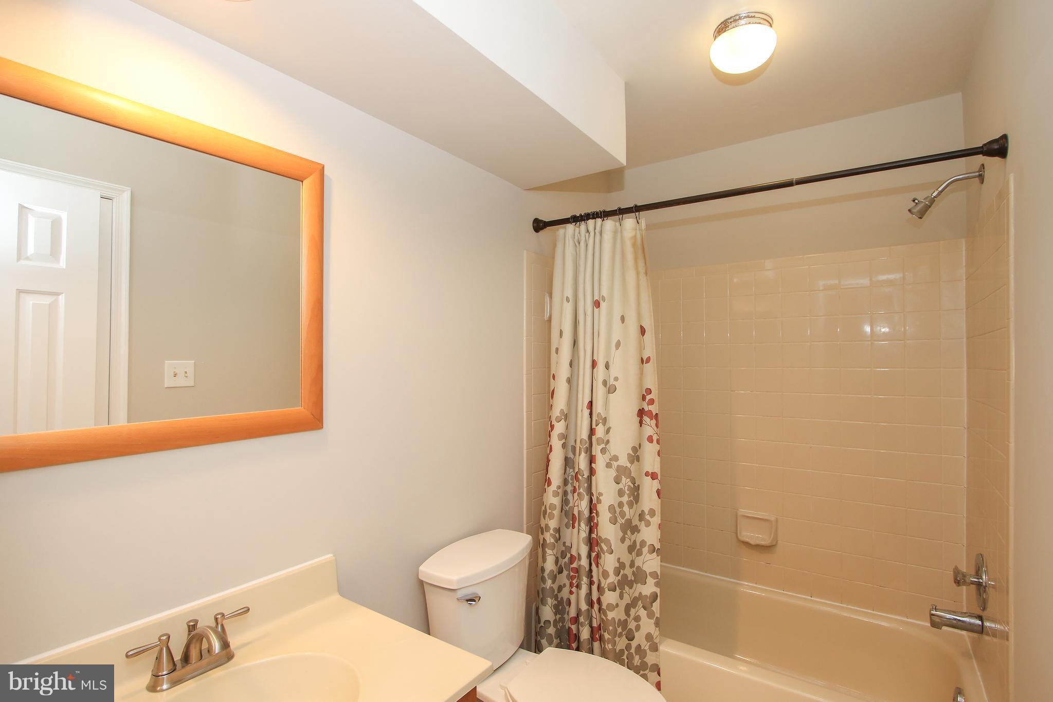 LIFESTYLE AT SULLY STATION - Residential