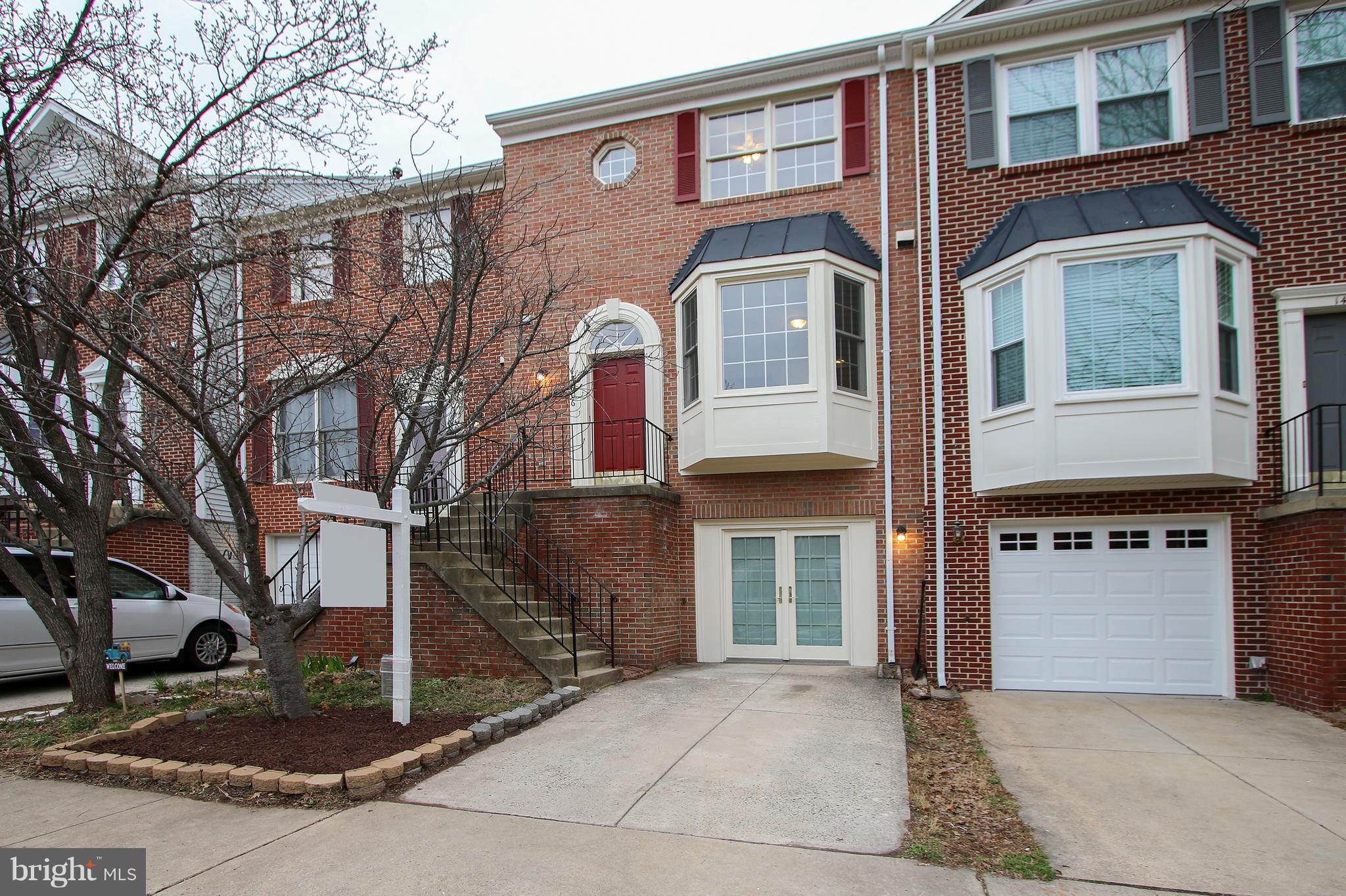 LIFESTYLE AT SULLY STATION - Residential