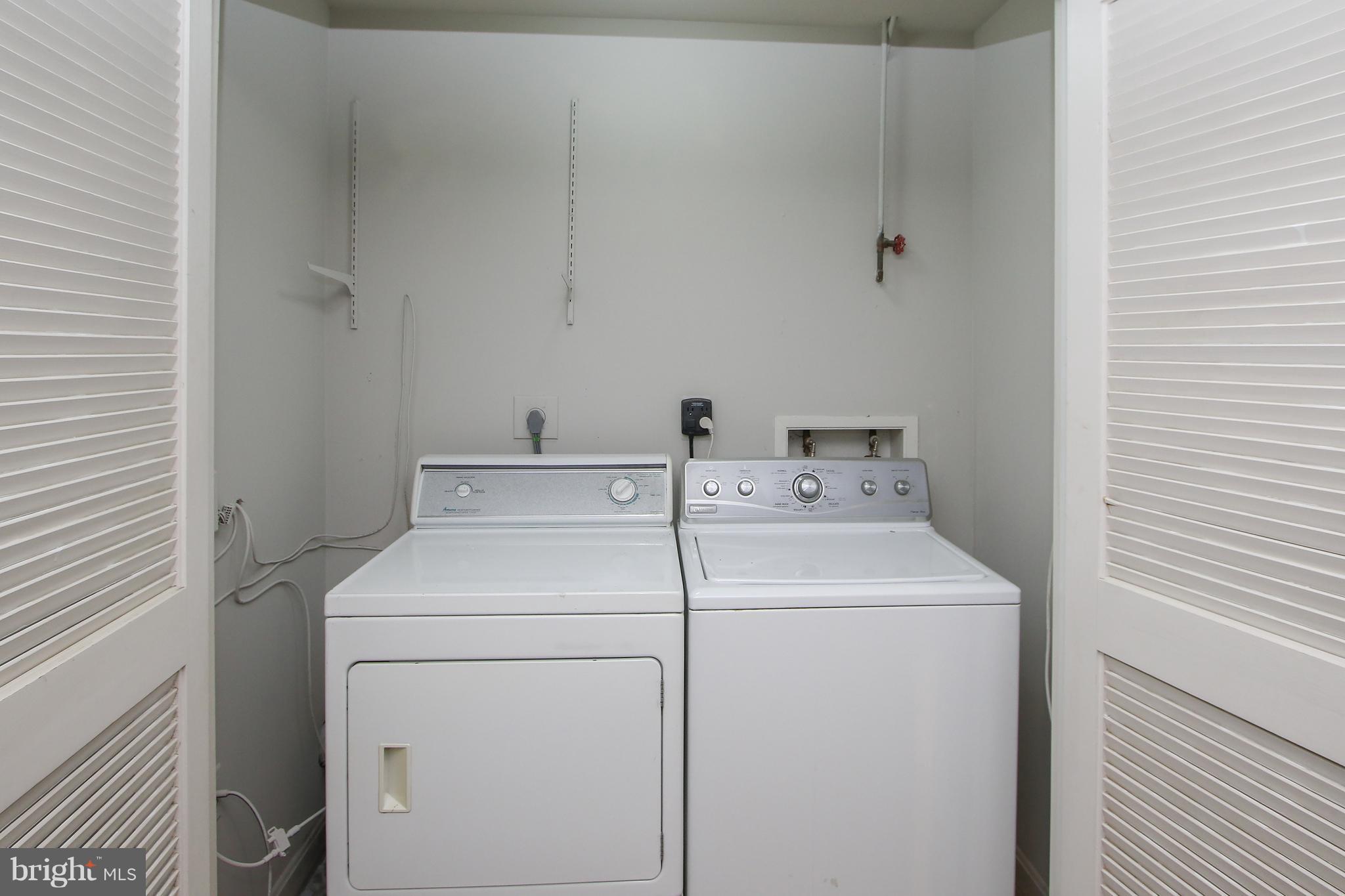 LIFESTYLE AT SULLY STATION - Residential