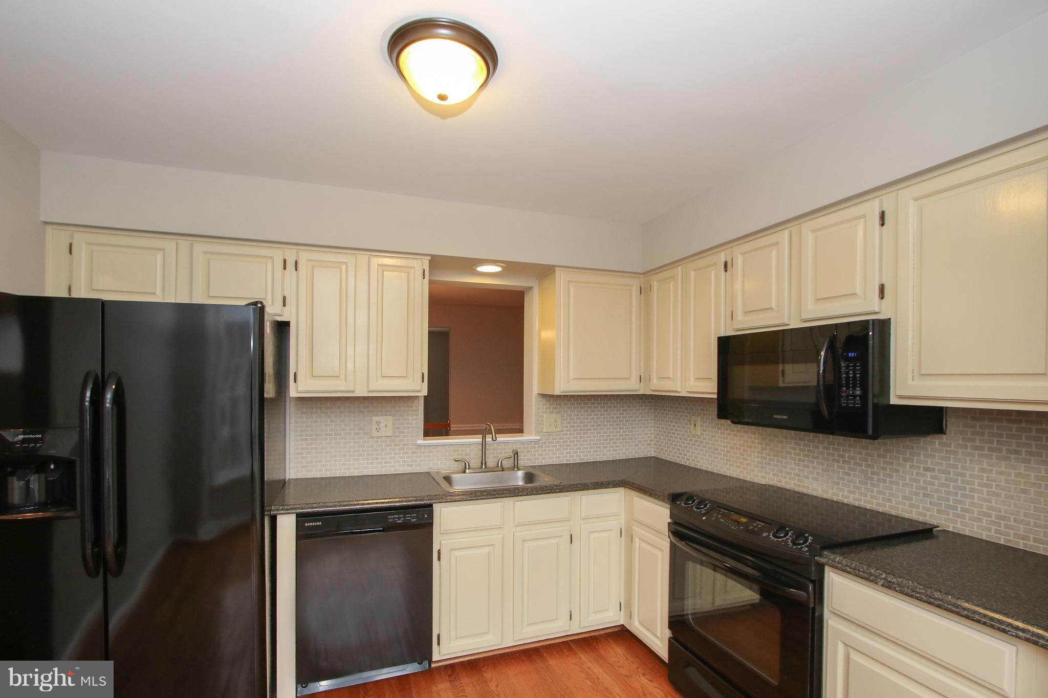 LIFESTYLE AT SULLY STATION - Residential