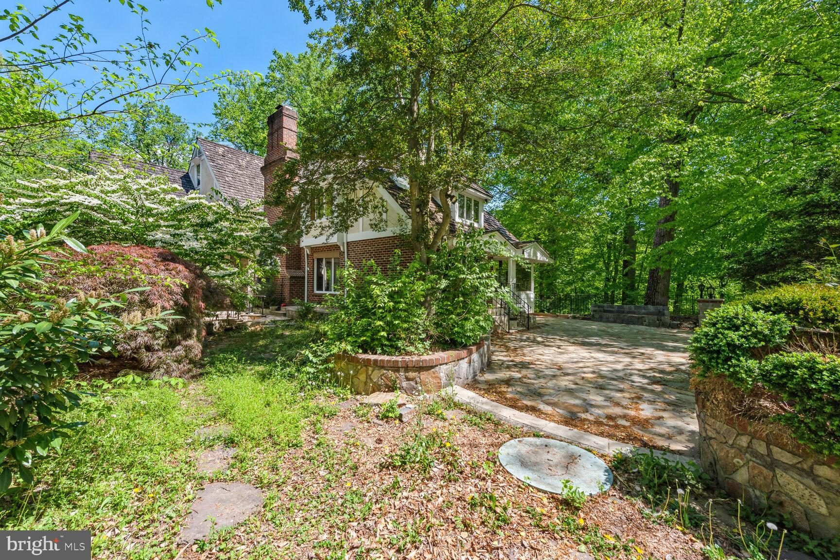 EAGLE ROCK - Residential