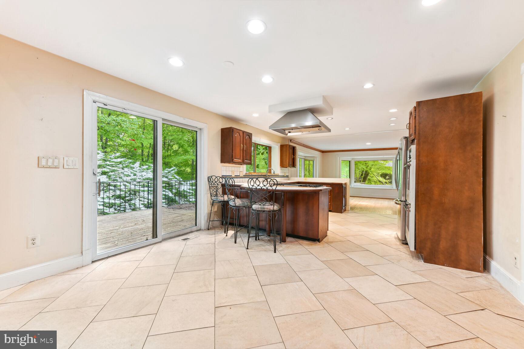 EAGLE ROCK - Residential