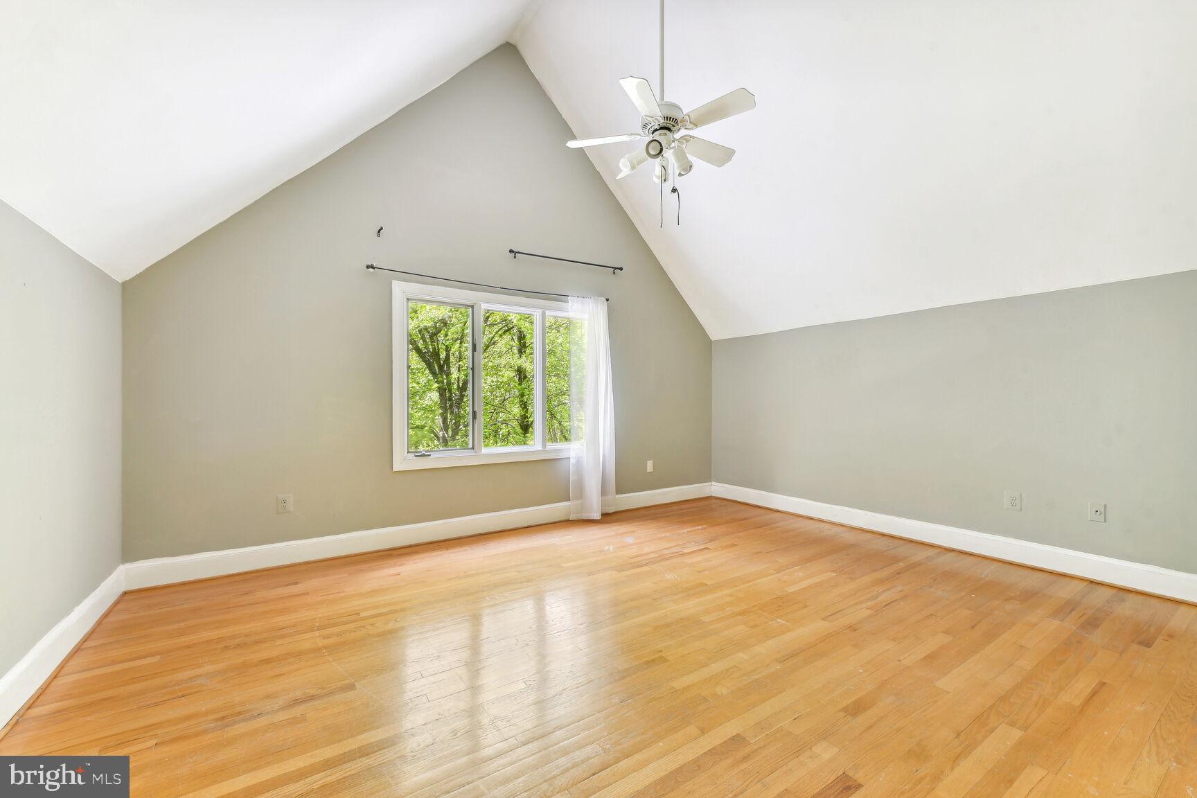 EAGLE ROCK - Residential