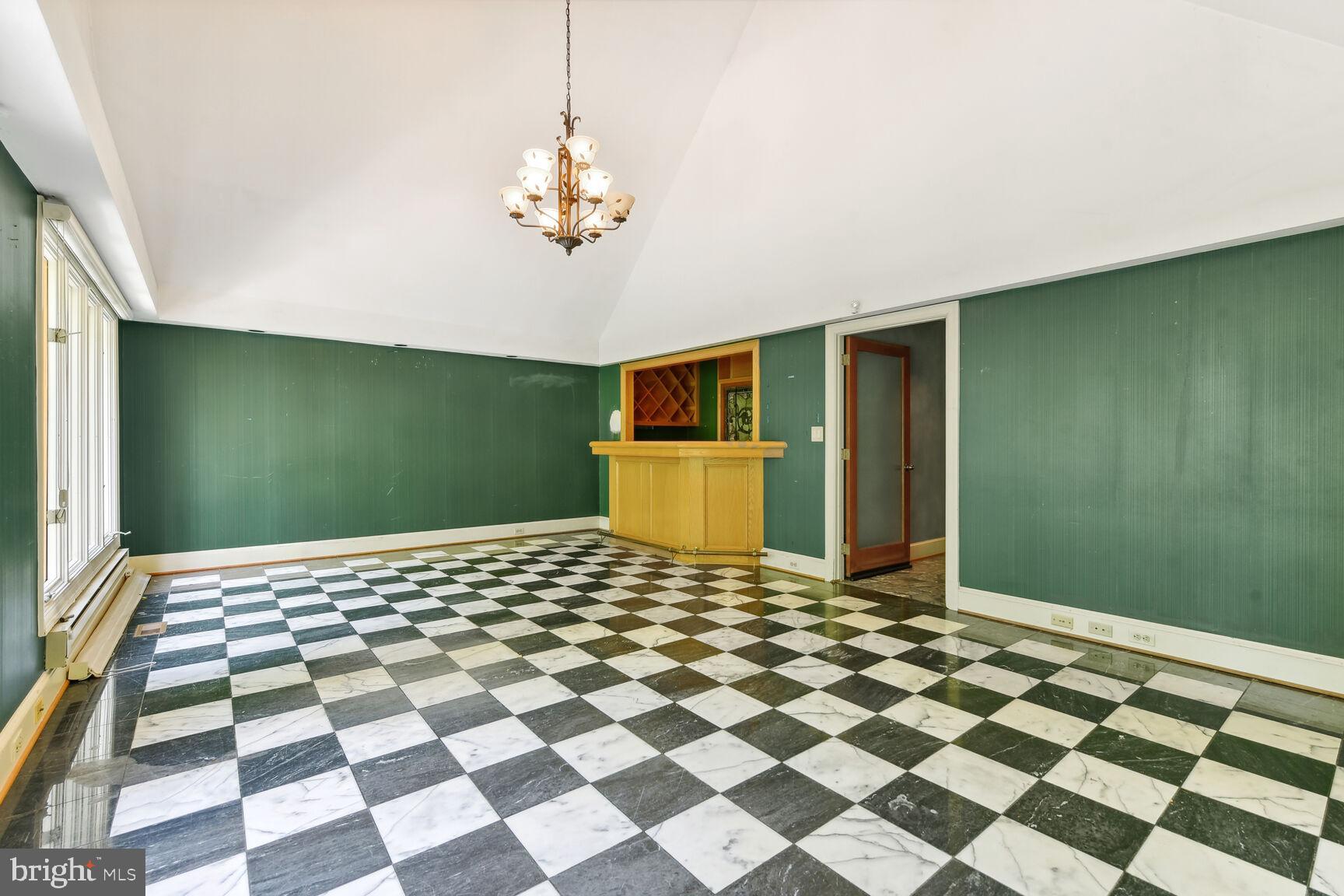 EAGLE ROCK - Residential