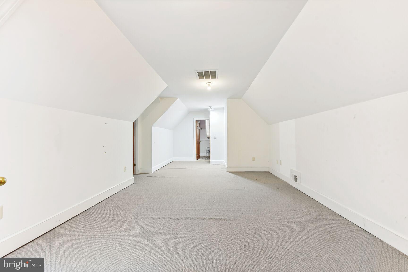 EAGLE ROCK - Residential