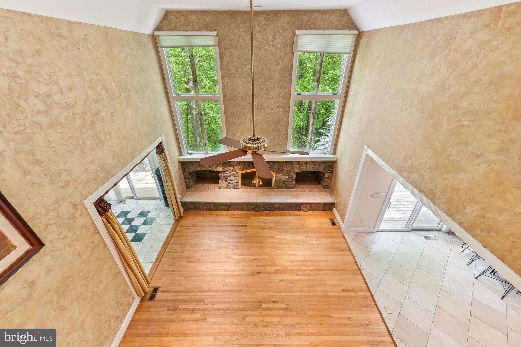 EAGLE ROCK - Residential