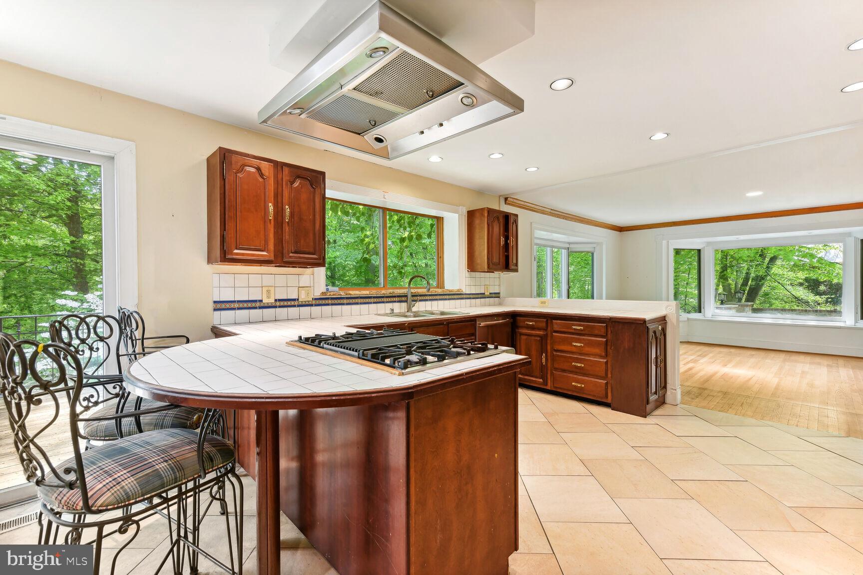 EAGLE ROCK - Residential