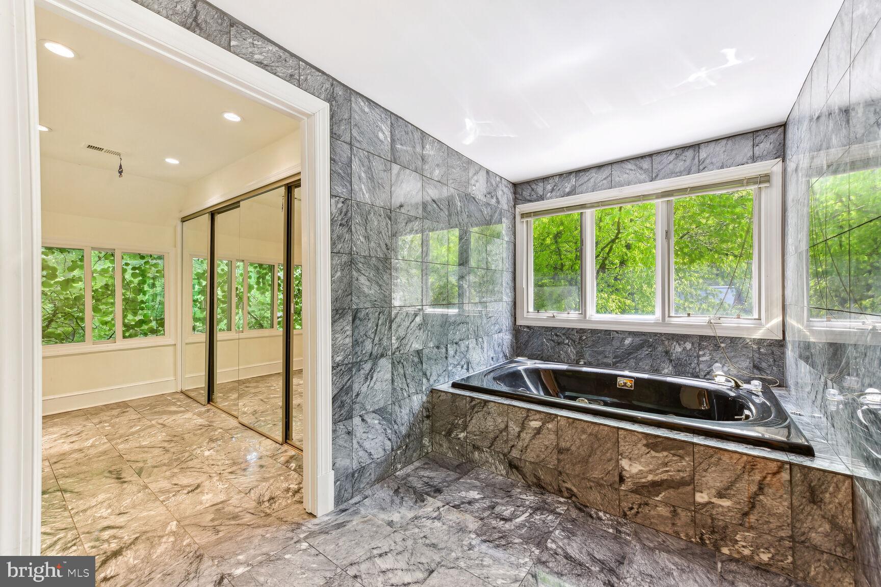 EAGLE ROCK - Residential