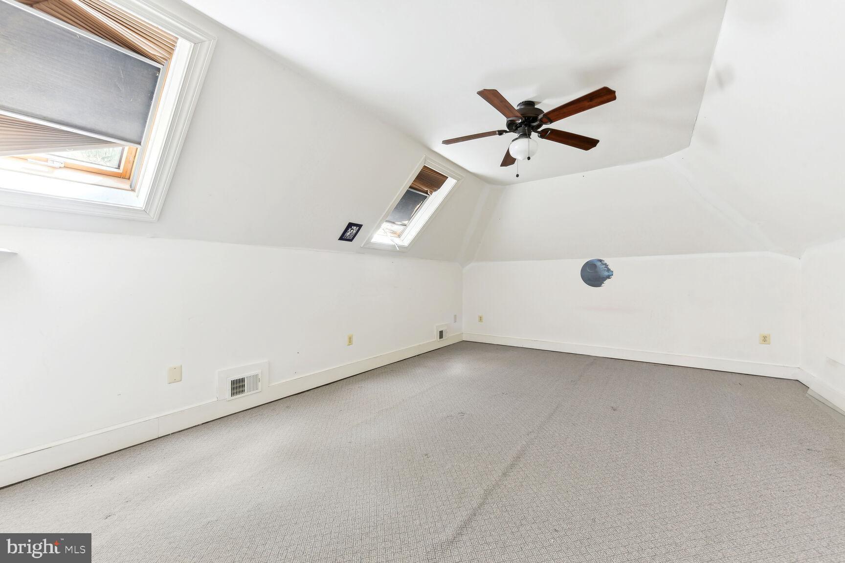 EAGLE ROCK - Residential