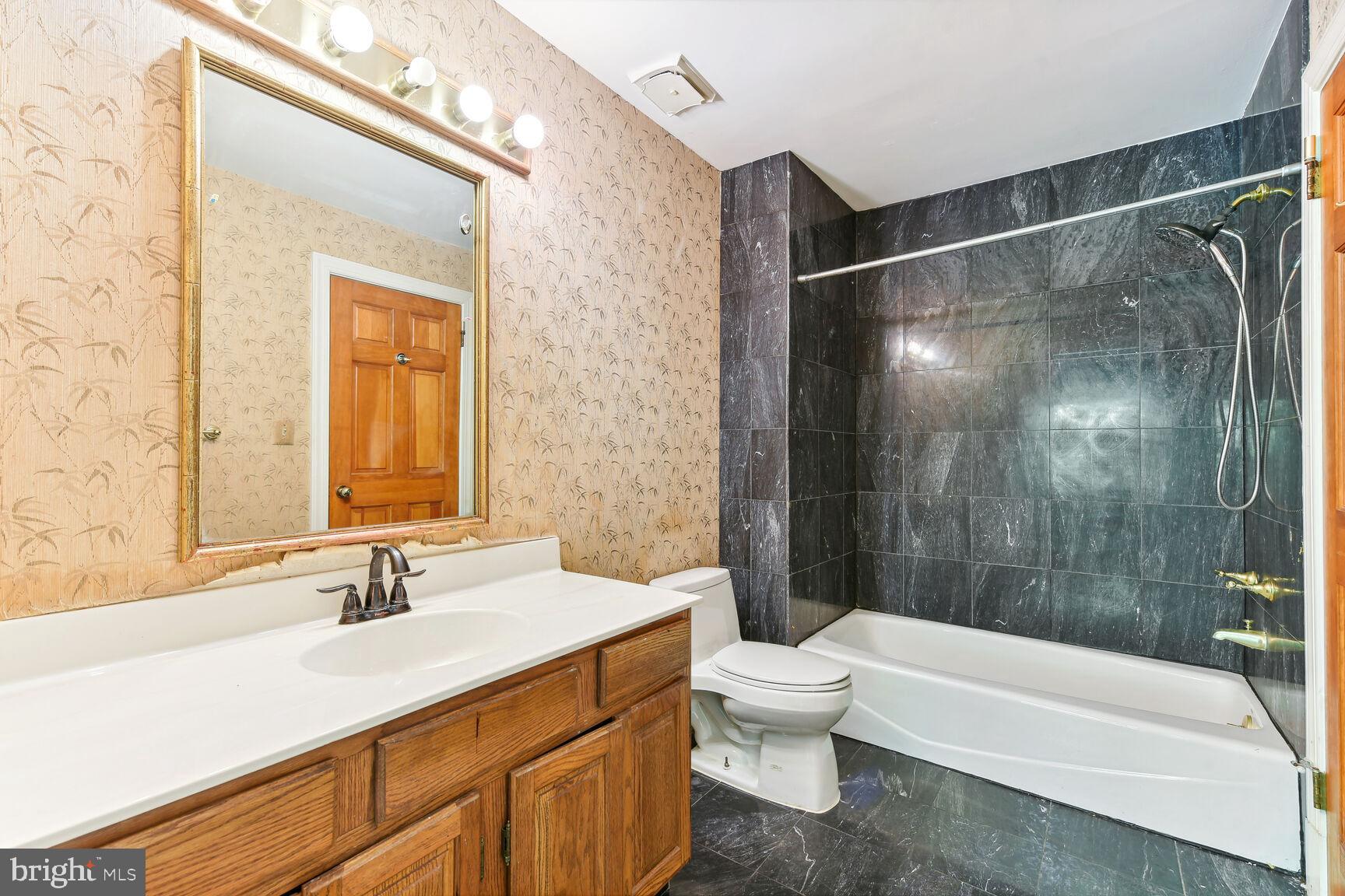 EAGLE ROCK - Residential