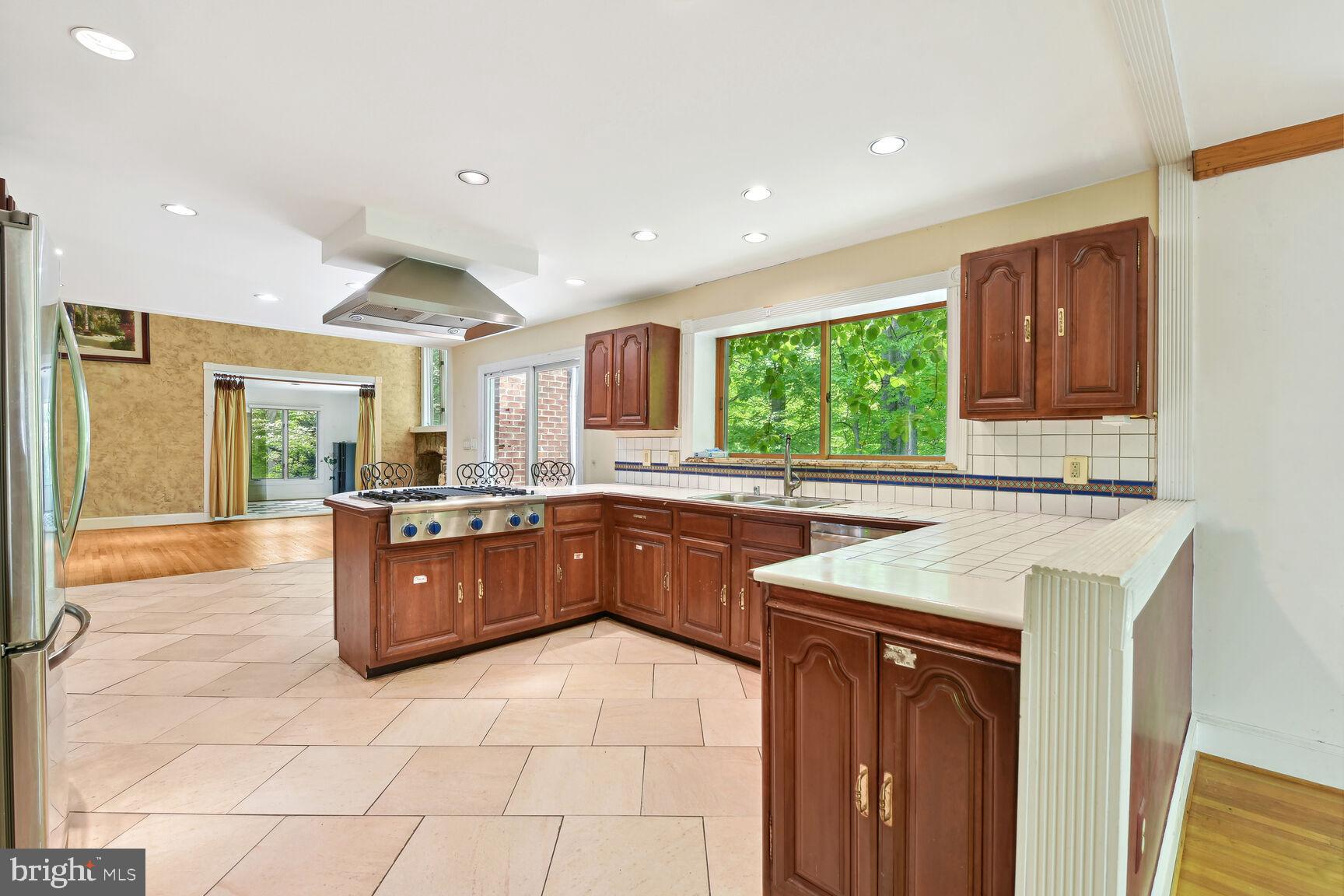 EAGLE ROCK - Residential