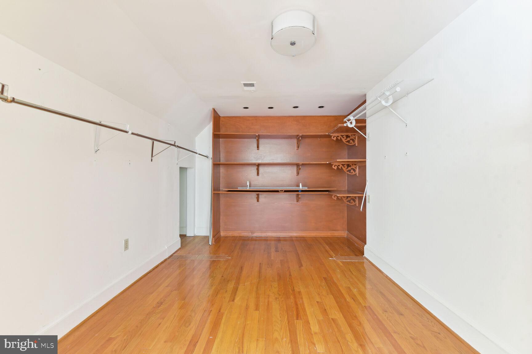 EAGLE ROCK - Residential