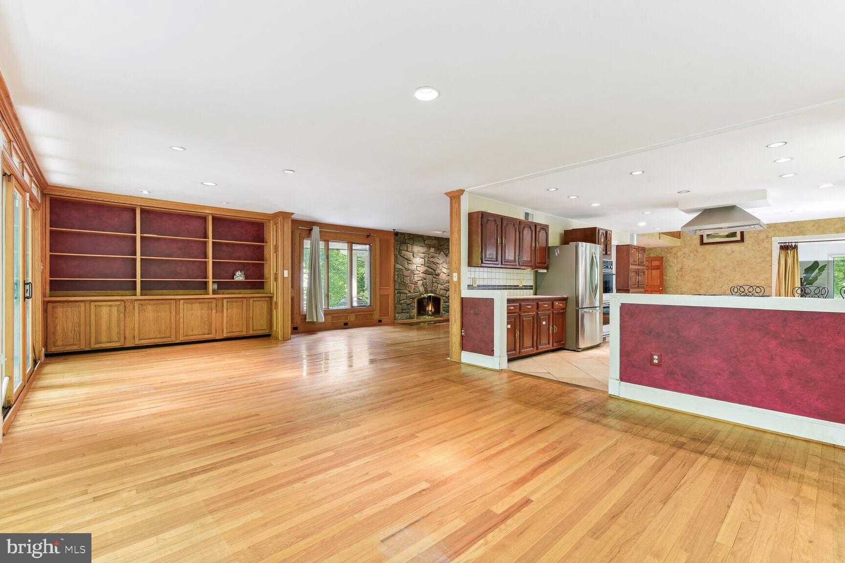 EAGLE ROCK - Residential