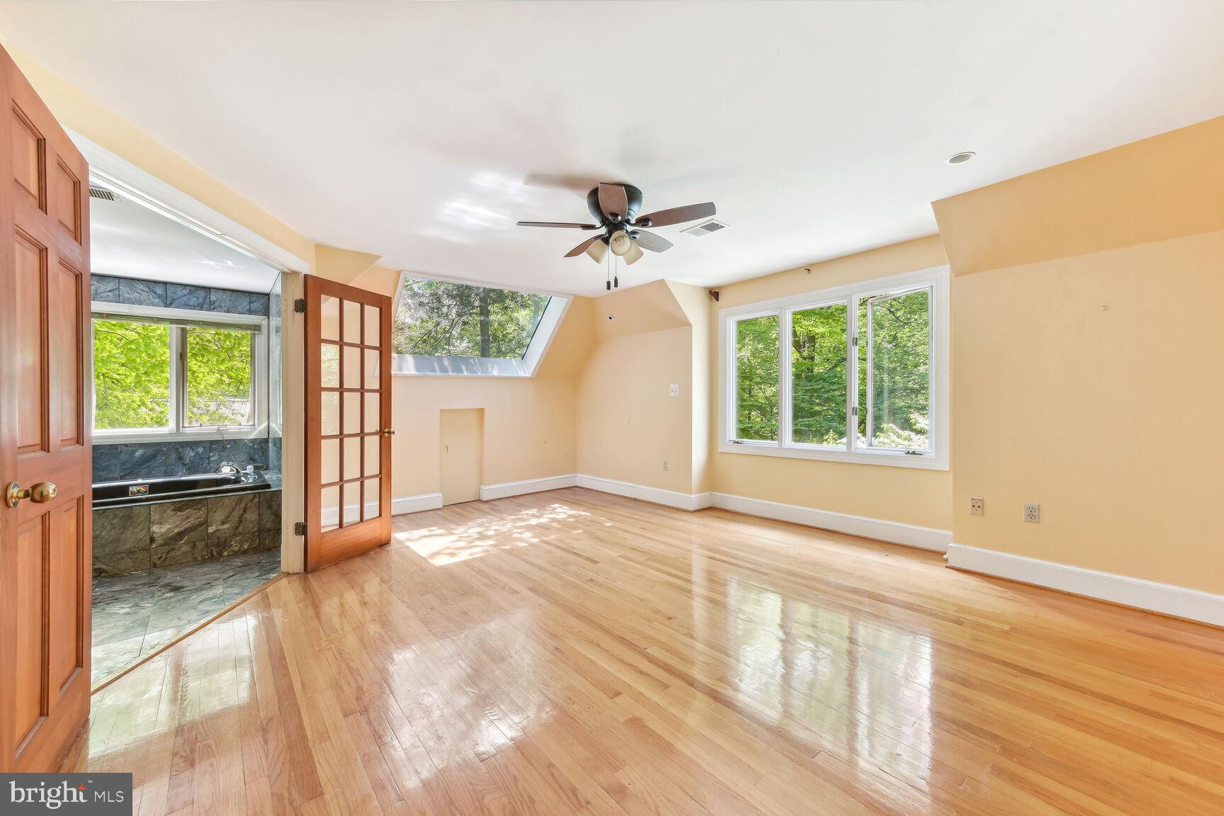 EAGLE ROCK - Residential