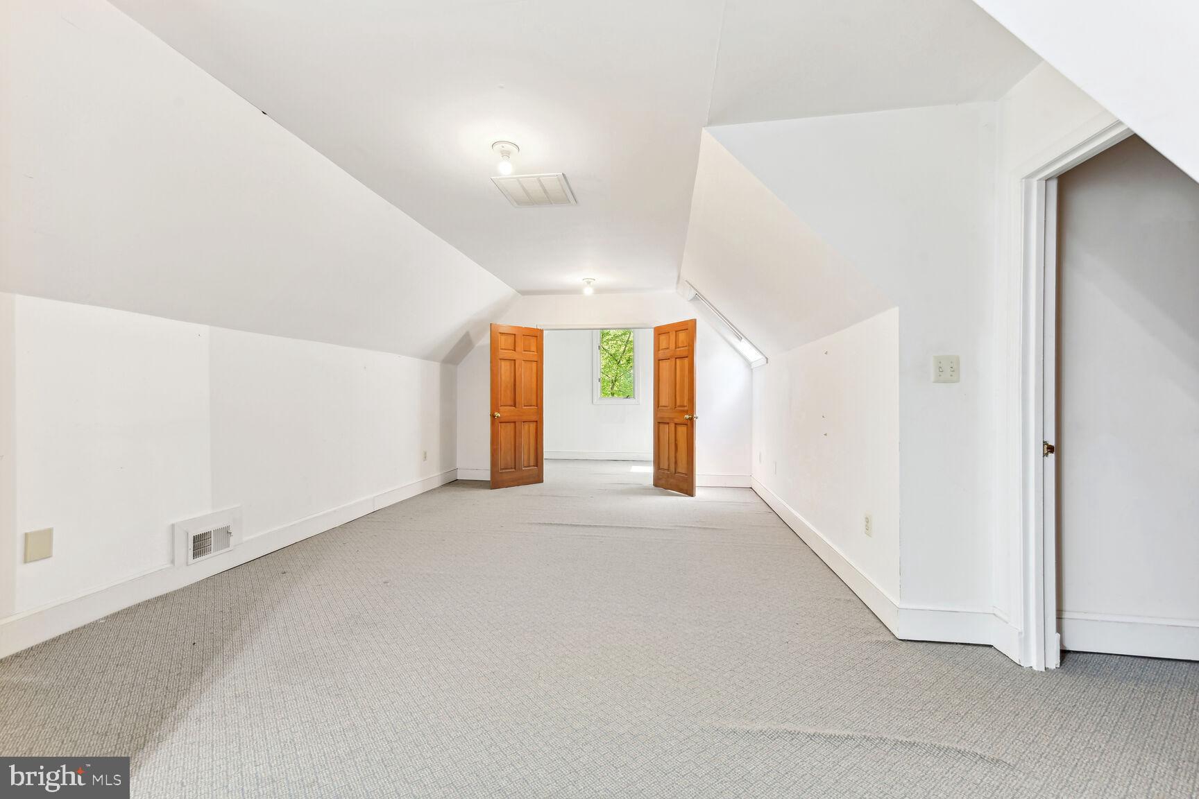 EAGLE ROCK - Residential