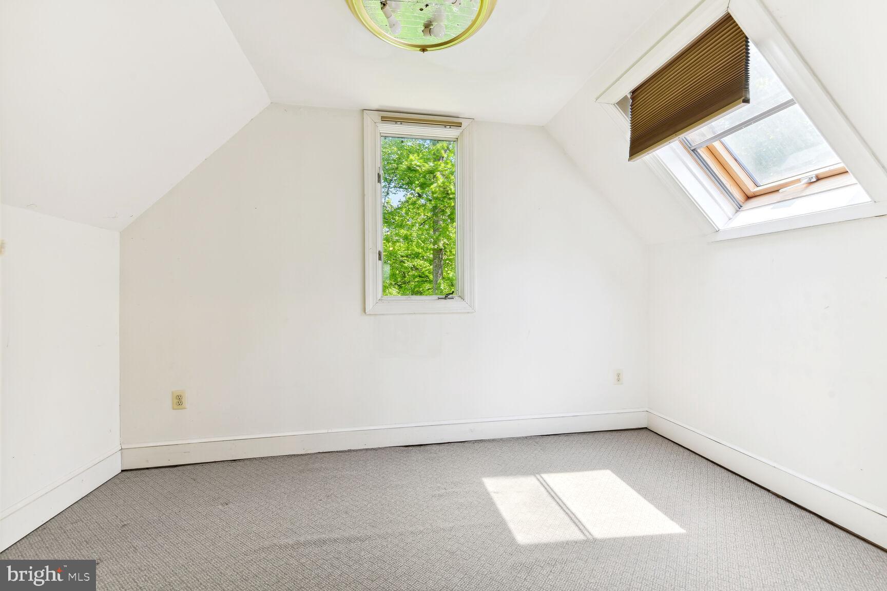 EAGLE ROCK - Residential