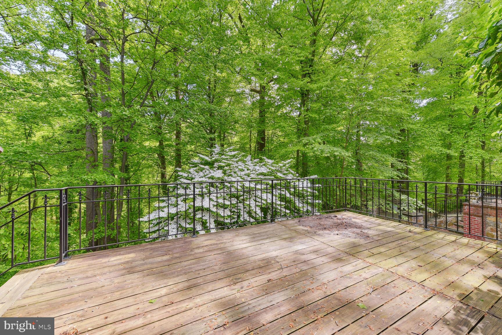 EAGLE ROCK - Residential