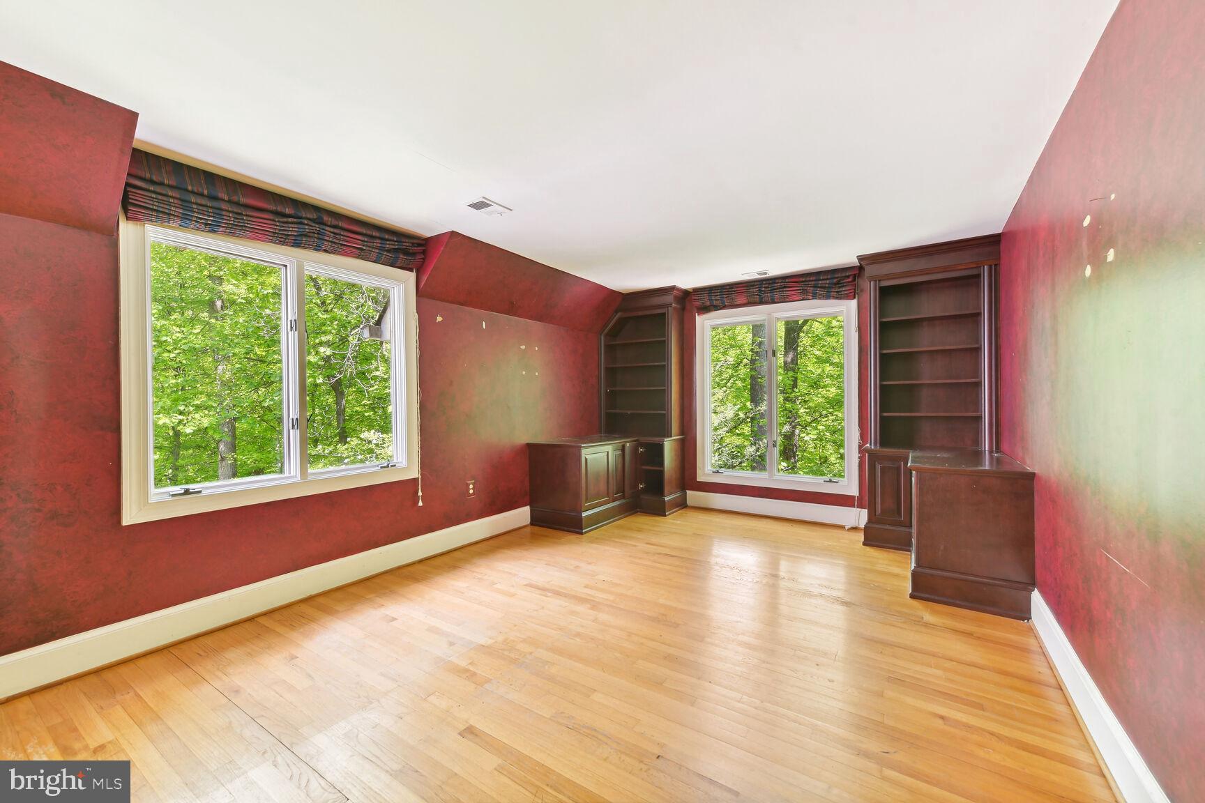 EAGLE ROCK - Residential