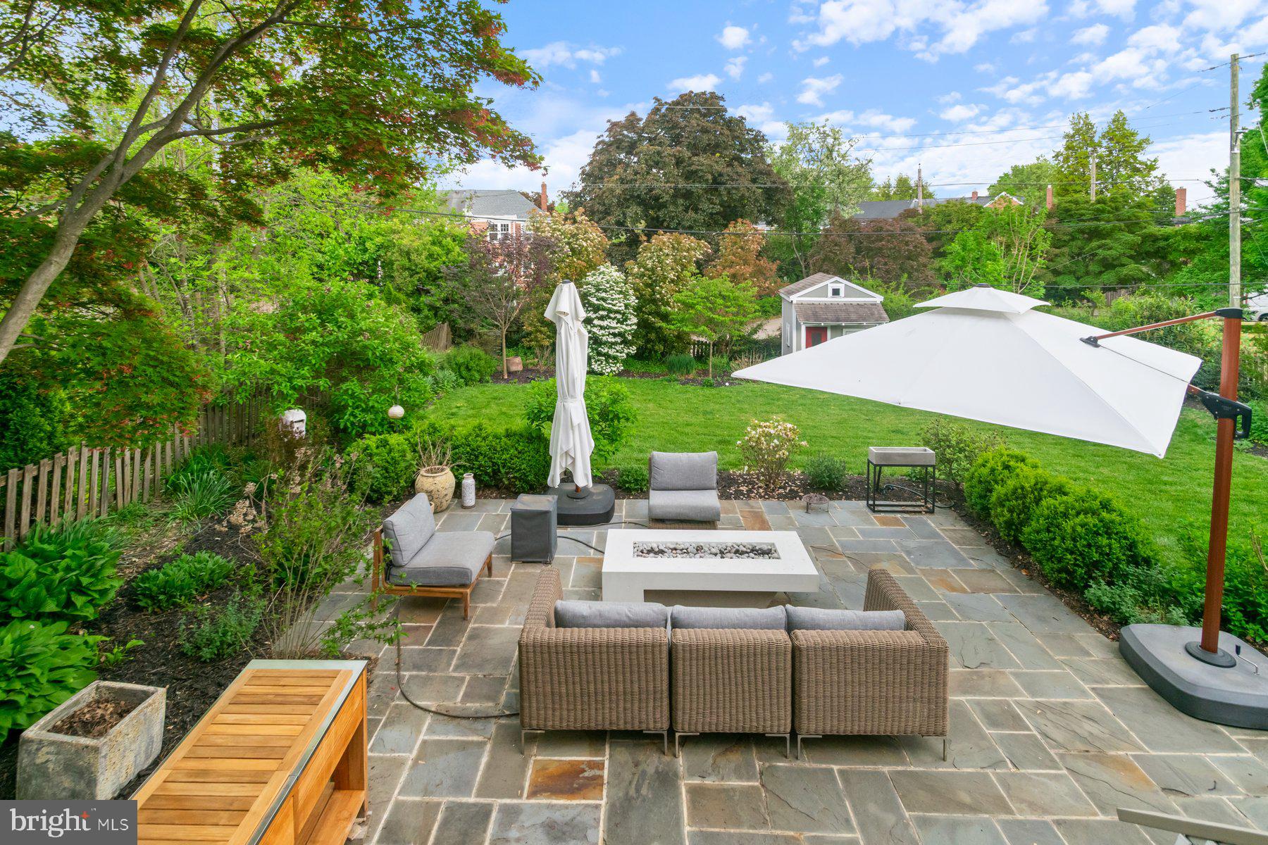 LAKE WALKER - Residential