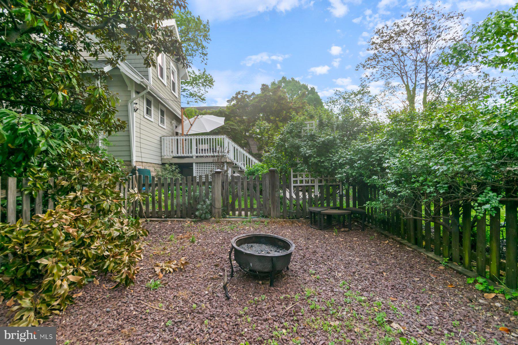 LAKE WALKER - Residential