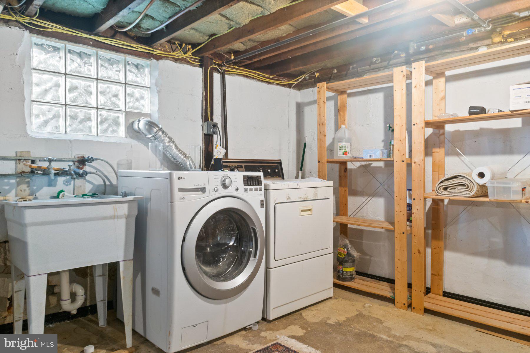 LAKE WALKER - Residential