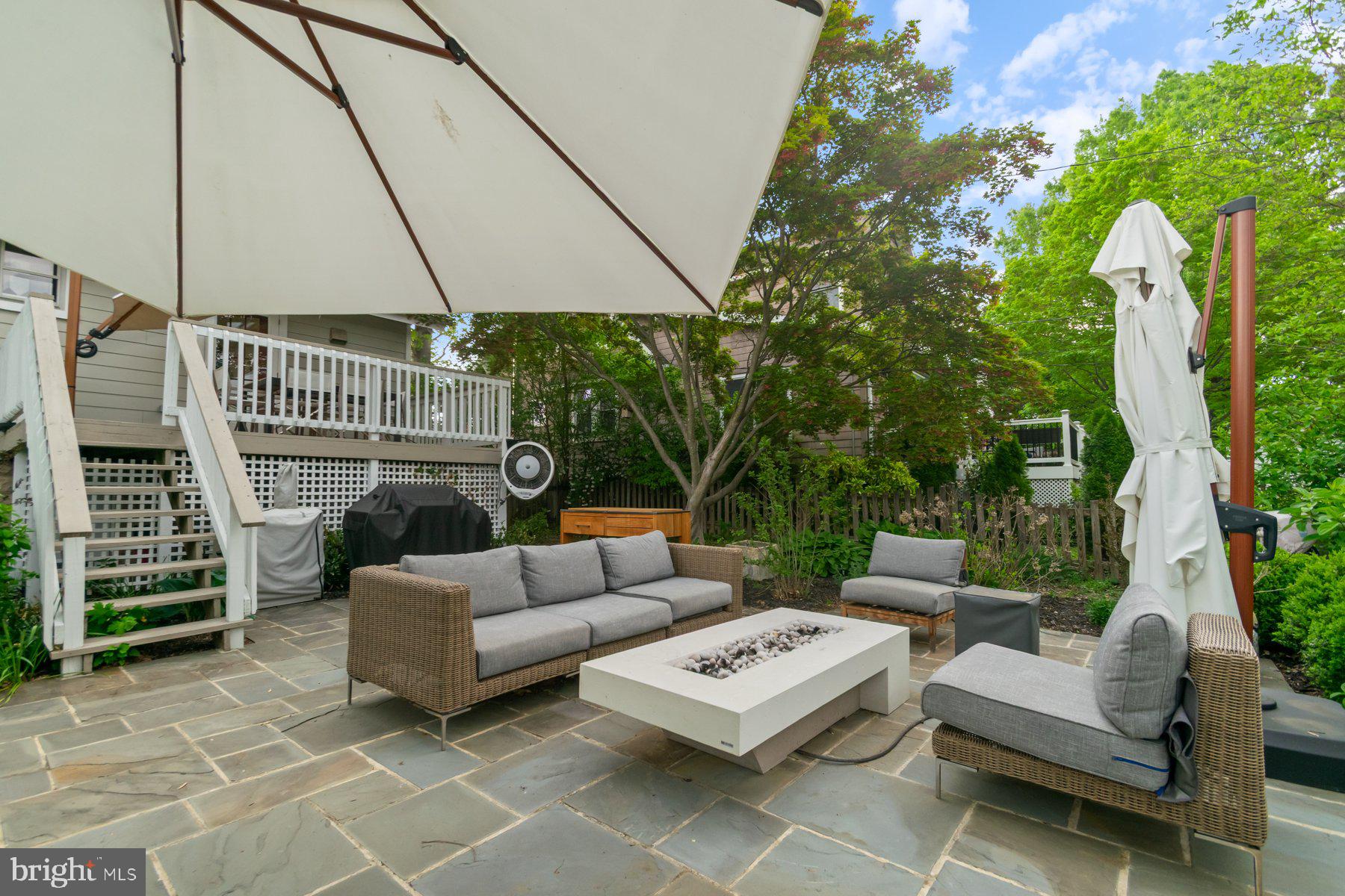 LAKE WALKER - Residential