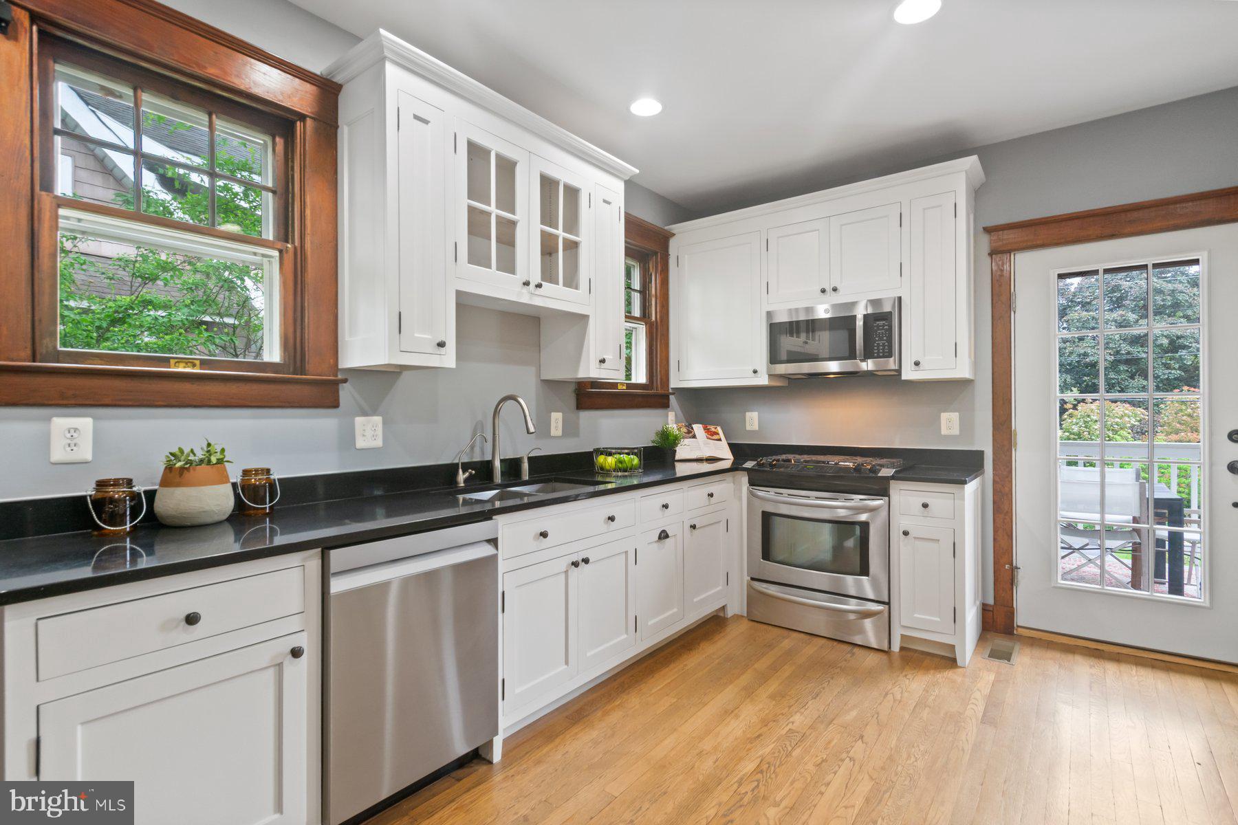 LAKE WALKER - Residential