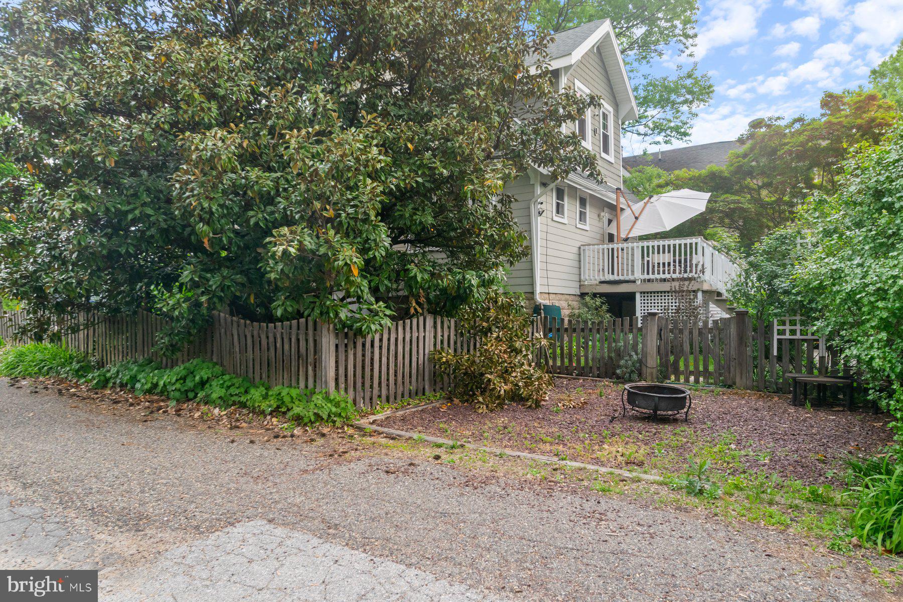 LAKE WALKER - Residential