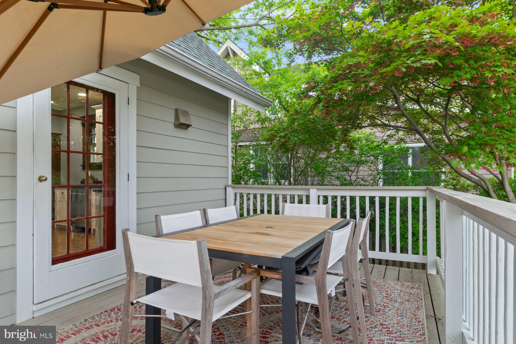 LAKE WALKER - Residential