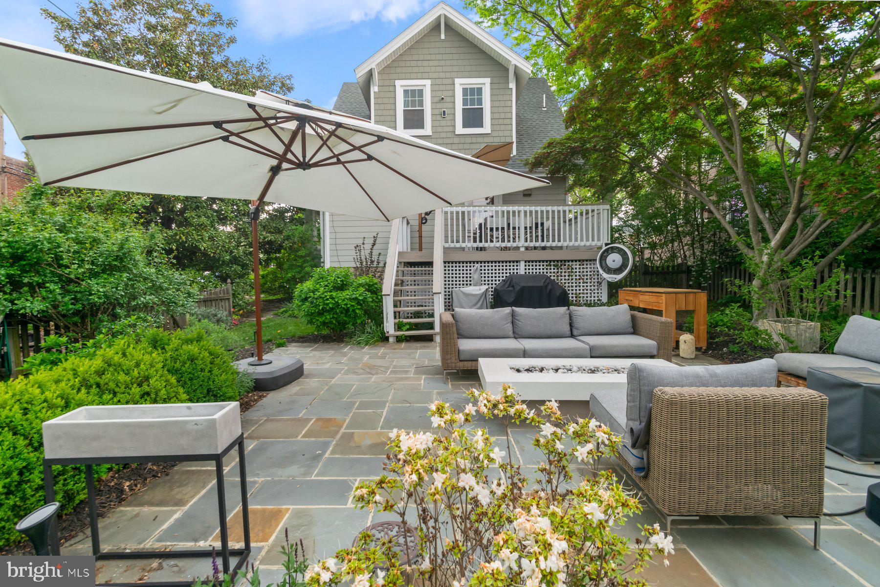 LAKE WALKER - Residential